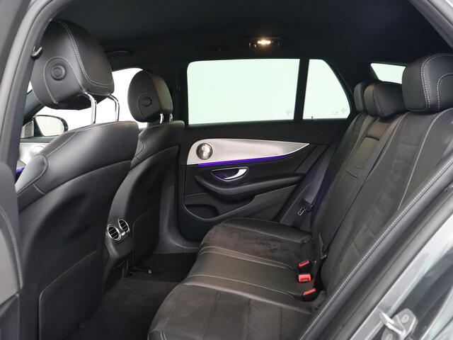 Mercedes-Benz E-KLASSE 220d Business Solution AMG | Stoelverwarming | Trekhaak | Camera | Carplay | Widescreen | Half leder | Navigatie | Full LED