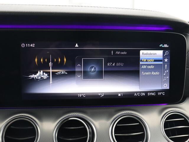 Mercedes-Benz E-KLASSE 220d Business Solution AMG | Stoelverwarming | Trekhaak | Camera | Carplay | Widescreen | Half leder | Navigatie | Full LED