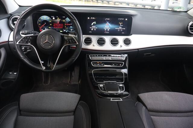 Mercedes-Benz E-KLASSE 300 e Bns Sol. AMG | Stoelverwarming | Panoramadak | Interieurve