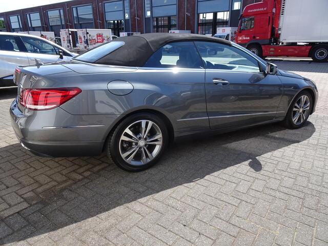 Mercedes-Benz E-KLASSE Cabrio 200 Ambition
