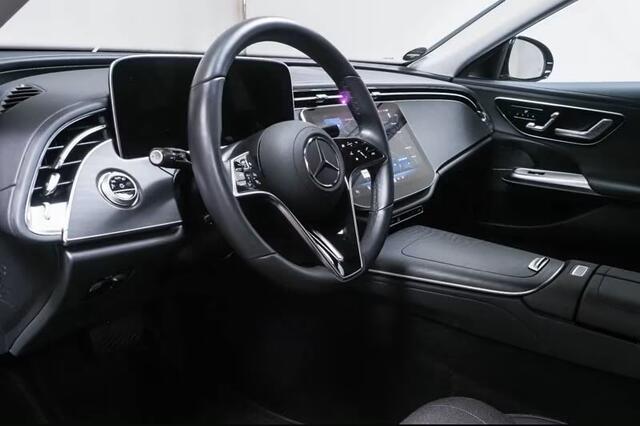 Mercedes-Benz E-KLASSE 300 e Avantgarde Distronic Trekhaak Memory Pakket 360 Camera Stuurverwarming Stoelverwarming