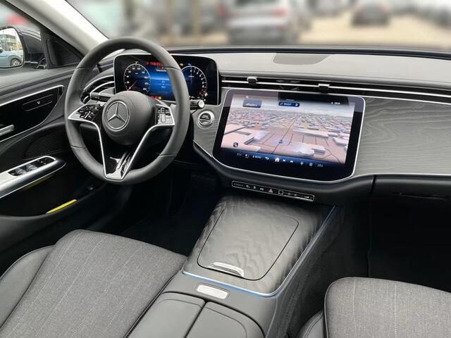 Mercedes-Benz E-KLASSE 300 e Avantgarde Distronic Trekhaak 19 Inch Stuurverwarming Stoelverwarming Camera