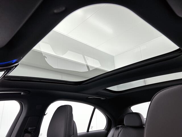 Mercedes-Benz E-KLASSE 300 e Sport Edition | Premium Pakket | Winter pakket | Nightpakket | Leder pakket | Trekhaak | 20 inch AMG velgen zwart | 360°-camera | Stoelventilatie voor | Burmester® 4D sound system | MBUX Superscreen |