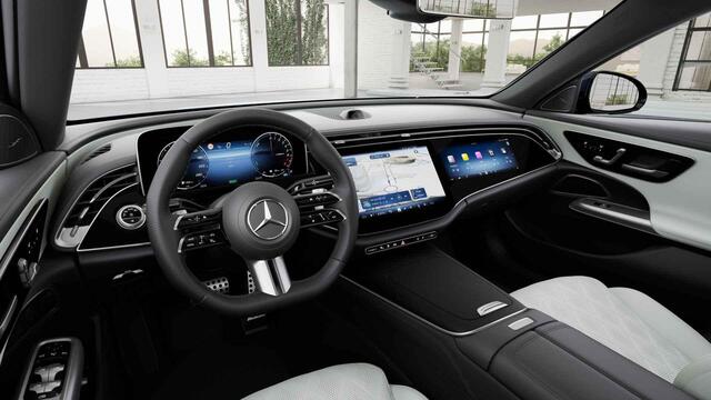 Mercedes-Benz E-KLASSE 400 e 4MATIC AMG Line | Panoramadak | Achterasbesturing | Luchtvering | Hyperscreen | Parkeerpakket | Verlichte Grille | Rijassistentiepakket |