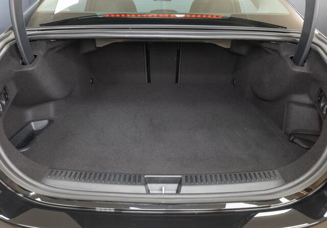 Mercedes-Benz E-KLASSE 300 de Plug-In Hybrid Avantgarde Distronic LED Camera Stoelverwarming 19 Inch