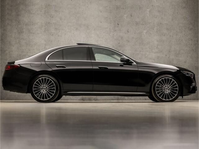 Mercedes-Benz E-KLASSE 300 e 4MATIC Exclusive Line 313Pk (PASSAGIER DISPLAY, PANORAMADAK, ACHTERAS STURING, LUCHTVERING, COMFORTSTOELEN, DIGITAL LIGHT, 1e EIGENAAR, NIEUWSTAAT)