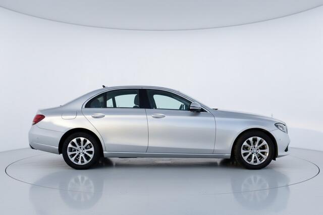 Mercedes-Benz E-KLASSE 220 D AMBITION, AUT, Leder, Sfeerverlichting