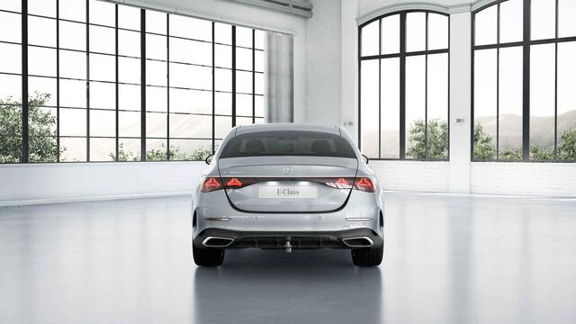 Mercedes-Benz E-KLASSE 300 e AMG Line | Night | Hyperscreen | Digital Light | Trekhaak | Verlichte grill | Memory |