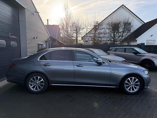 Mercedes-Benz E-KLASSE 220 d Business Solution | Widescreen | Sfeerverlichting | Navigatie | Lederen Bekleding | Stoelverwarming |