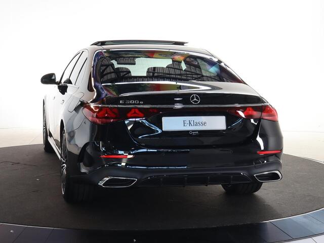 Mercedes-Benz E-KLASSE 300e Sport Edition | Panoramaschuifdak | Premium plus | Superscreen | Nightpakket | Burmester | Stoelventilatie | Rijassistentiepakket Plus | Head-up display | DISTRONIC |