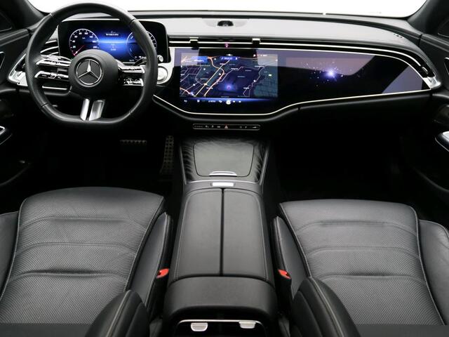 Mercedes-Benz E-KLASSE 300 e AMG Plug-In Hybride AMG Line | Panorama Schuif-Kanteldak | Widescreen Dashboard | Burmester® 4D surround sound system | Digil Licht. Inclusief 24 maanden MB Certified garantie voor Europa.