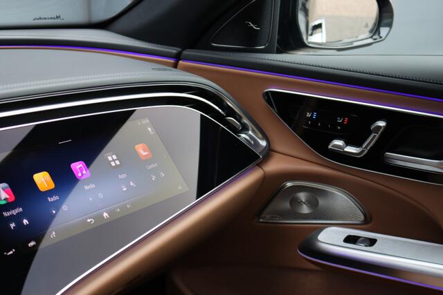 Mercedes-Benz E-KLASSE 300 de AMG Line | Hyperscreen | Airmatic | Achterasbesturing | Distronic | Digital Light | Stoelventilatie | Panoramadak | Surround Camera | Burmester | Keyless Go |