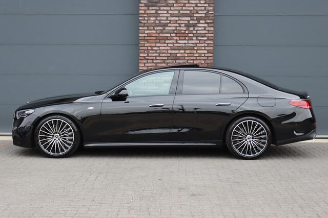 Mercedes-Benz E-KLASSE 300 de AMG Line | Hyperscreen | Airmatic | Achterasbesturing | Distronic | Digital Light | Stoelventilatie | Panoramadak | Surround Camera | Burmester | Keyless Go |