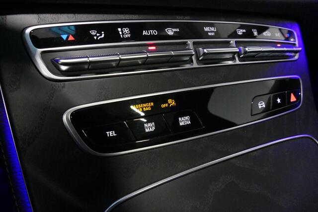 Mercedes-Benz E-KLASSE 300 e AMG Line / E63 AMG Diffuser / Panamericana Grill / Panoramadak / Burmester Surround Sound / Rondomzichtcamera / Deels elektr. verstelbare voorstoelen / Ambienteverlichting / Stoelverwarming / Apple Carplay - Android Auto / 20'' LMV / Trekhaak (zwenk