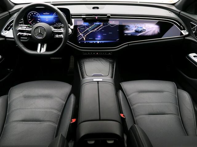Mercedes-Benz E-KLASSE 300 e Sport Edition AMG Line | Panorama Schuif-Kanteldak | Distronic | Lederen bekleding | Alarm | Parkeerpakket met 360°-camera | 20 Inch AMG Velgen. Inclusief 24 maanden MB Certified garantie voor Europa.