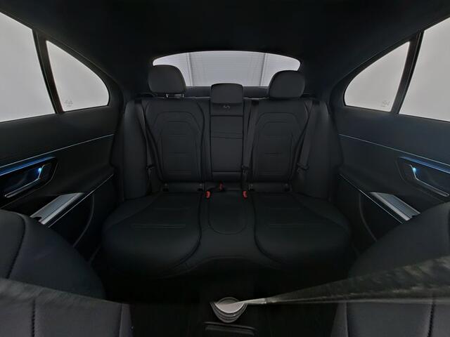 Mercedes-Benz E-KLASSE Mercedes-AMG 53 4MATIC+ AMG DYNAMIC PLUS Paket | AMG Driver's Package | Panorama Schuif-Kanteldak | Rijassistentiepakket plus | Burmester® | Head-up-Display. Inclusief 24 maanden MB Certified garantie voor Europa.