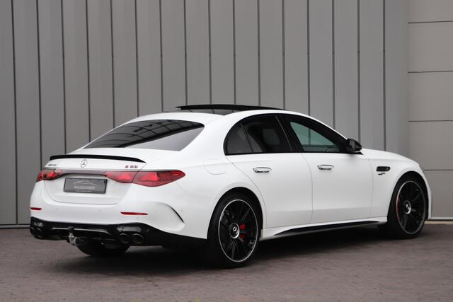 Mercedes-Benz E-KLASSE AMG 53 4MATIC+ | 612PK | Achterasbesturing | Hyperscreen | Head-up | Schaalstoelen | Burmester 4D | Sfeerverlichting | 2024.