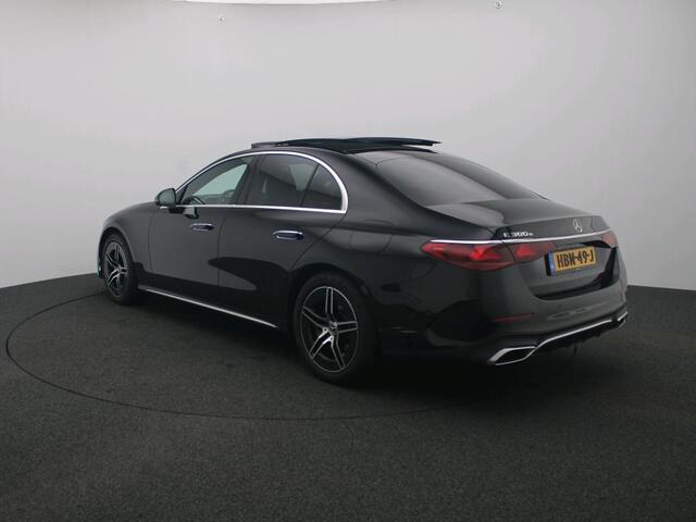 Mercedes-Benz E-KLASSE 300 e AMG Plug-In Hybride AMG Line | Panoramadak | Widescreen Dashboard | Burmester® 4D surround sound system | Digil Licht. Inclusief 24 maanden MB Certified garantie voor Europa.