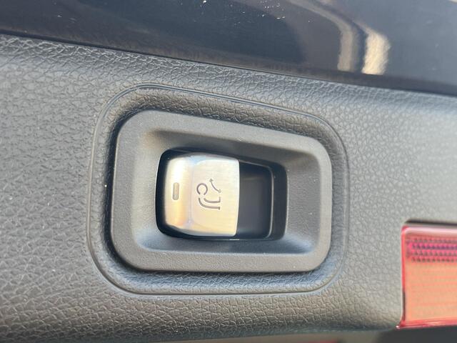 Mercedes-Benz E-KLASSE 300 e Luxury Line