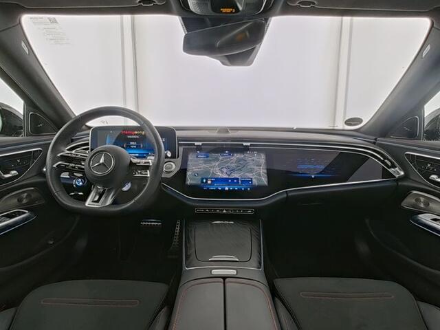Mercedes-Benz E-KLASSE Mercedes-AMG 53 4MATIC+ Panorama Schuif-Kanteldak | MBUX Superscreen | Burmester® | AMG Real Performance Sound | Night 1 en 2 | 21 Inch AMG Velgen. Inclusief 24 maanden Mercedes-Benz Certified garantie voor Europa.