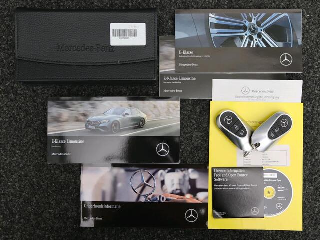 Mercedes-Benz E-KLASSE 300 e AMG Plug-In Hybride AMG Line | Panorama Schuif-Kanteldak | Widescreen Dashboard | Burmester® 4D surround sound system | Digil Licht. Inclusief 24 maanden Mercedes-Benz Certified garantie voor Europa.