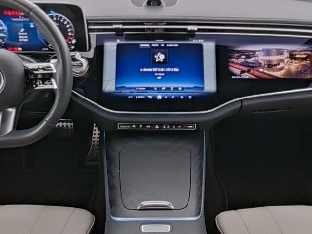 Mercedes-Benz E-KLASSE 300 e AMG Plug-In Hybride AMG Line | Night Pakket | Panorama Schuif-Kanteldak | MBUX Superscreen | Burmester® | 20 Inch AMG Velgen. Inclusief 24 maanden MB Certified garantie voor Europa.