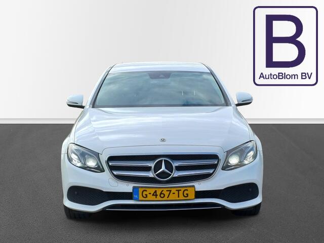 Mercedes-Benz E-KLASSE 200 Premium /Prachtige auto!/Sfeerverlichting/Camera/