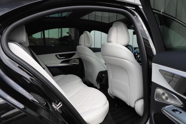 Mercedes-Benz E-KLASSE 300e Exclusive line | 313PK | Massage | Luchtvering | Achterasbesturing | Burmester 4D | Leder exclusief | Digital-light | Distronic | 2024.