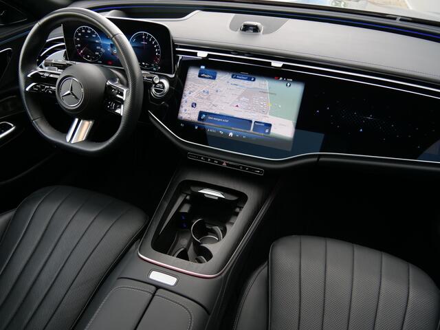 Mercedes-Benz E-KLASSE 400 e 4MATIC AMG-Line Line Automaat Panoramadak / Trekhaak / Headup display