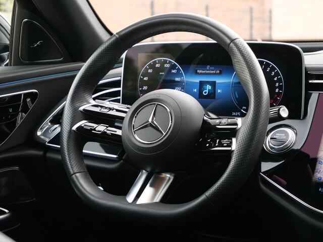 Mercedes-Benz E-KLASSE 400 e 4MATIC AMG-Line Line Automaat Panoramadak / Trekhaak / Headup display