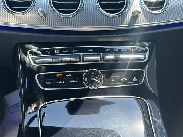 Mercedes-Benz E-KLASSE 200 Business Solution / AMG Line
