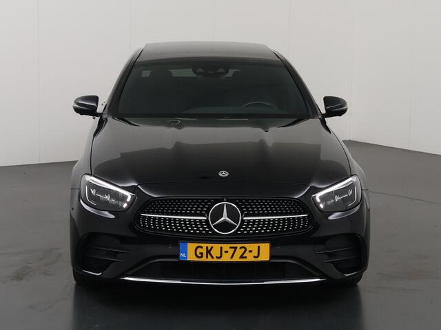 Mercedes-Benz E-KLASSE 300 e AMG Line | Panoramadak | Burmester | Trekhaak | Widescreen | Sfeerverlichting | Stoelverwarming |