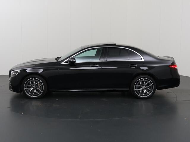 Mercedes-Benz E-KLASSE 300 e AMG Line | Panoramadak | Burmester | Trekhaak | Widescreen | Sfeerverlichting | Stoelverwarming |