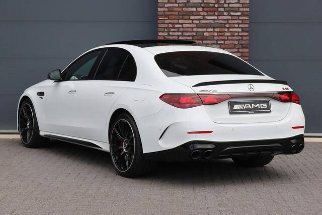 Mercedes-Benz E-KLASSE AMG 53 4MATIC+ Premium | 612pk | Hyperscreen | Achterasbesturing | Carbon | AMG Drivers Package | Distronic+ | HUD | Panoramadak | Digital Light | Burmester | Dynamic Plus-pakket |