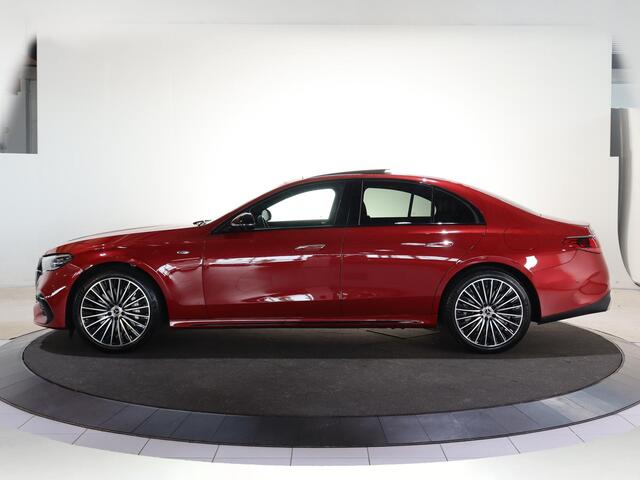 Mercedes-Benz E-KLASSE 300 e Sport Edition | AMG | Night | Hyperscreen | Digital Light | Panoramadak | Verlichte grille |Memory |