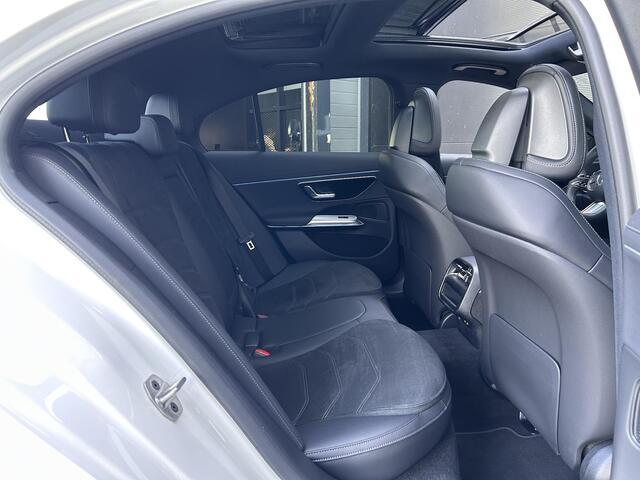Mercedes-Benz E-KLASSE 300 e AMG Line | Superscreen | Panoramadak | Trekhaak | Stoelverwarming | Rijassistentiepakket