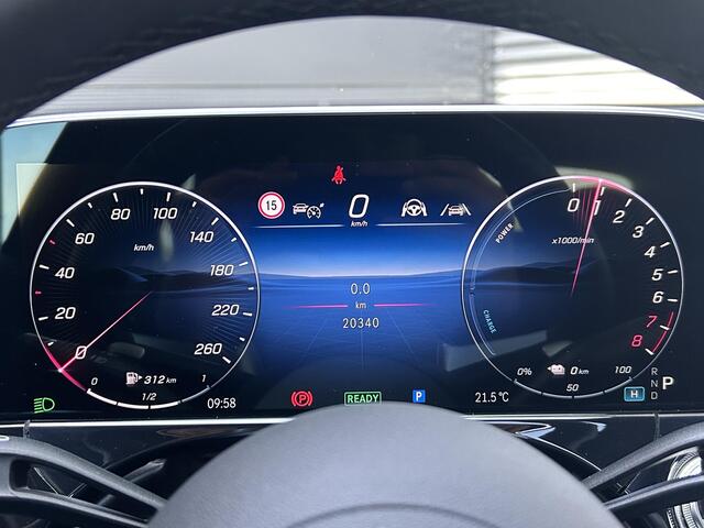 Mercedes-Benz E-KLASSE 300 e AMG Line | Superscreen | Panoramadak | Trekhaak | Stoelverwarming | Rijassistentiepakket