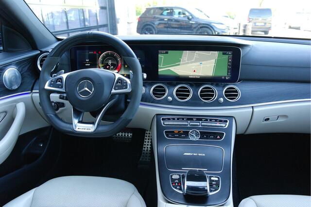 Mercedes-Benz E-KLASSE AMG 63 4MATIC 572 PK Premium Plus | Dealer Onderhouden | Burmester | Pano | 360º | Luchtvering | 20''