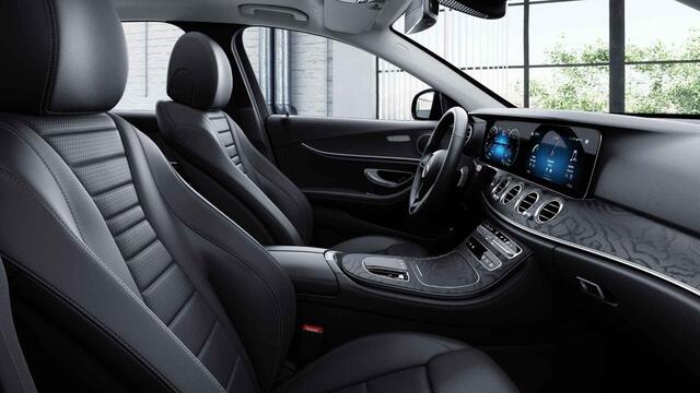 Mercedes-Benz E-KLASSE 300 e Exclusive Line | Trekhaak | Panoramadak | Widescreen | Stoelverwarming | AMG exterieur |