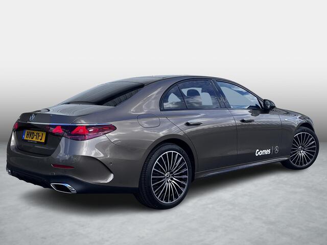 Mercedes-Benz E-KLASSE 300 e Sport Edition AMG | Panoramadak | Trekhaak | Premium Pakket | Night Pakket | Winter Pakket | Rijassistentiepakket Plus | Burmester Surround Sound | 360° Camera | Elektrisch Verstelbare Stoelen + Memory | Stuurverwarming