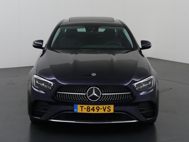 Mercedes-Benz E-KLASSE 300 e Exclusive Line | Trekhaak | Panoramadak | Widescreen | Stoelverwarming | AMG exterieur |