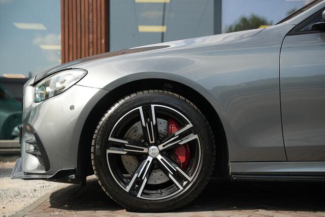 Mercedes-Benz E-KLASSE 300 e AMG Line AMG Panoramadak Adapt. Cruise Facelift 18"LM E63 Look