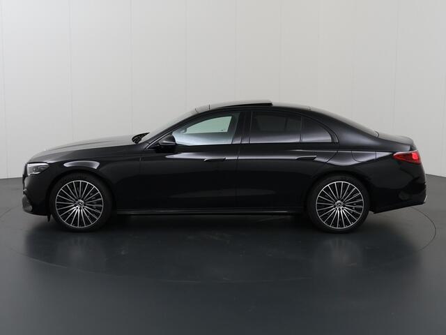 Mercedes-Benz E-KLASSE 300e Sport Edition | Panoramaschuifdak | Premium Plus | Rijassistentiepakket Plus | Night | Head-up display | Burmester