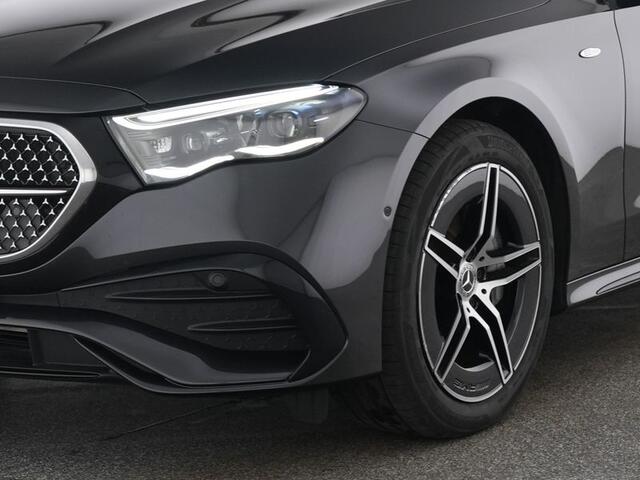 Mercedes-Benz E-KLASSE 300 e AMG Nightpakket Plug-In Hybride | Machiatobeige Int. | Panoramadak | Trekhaak | Rijassistentie Pack | Stuur en Stoelverwarming | Inclusief 24 maanden Mercedes-Benz Certified garantie voor Europa.