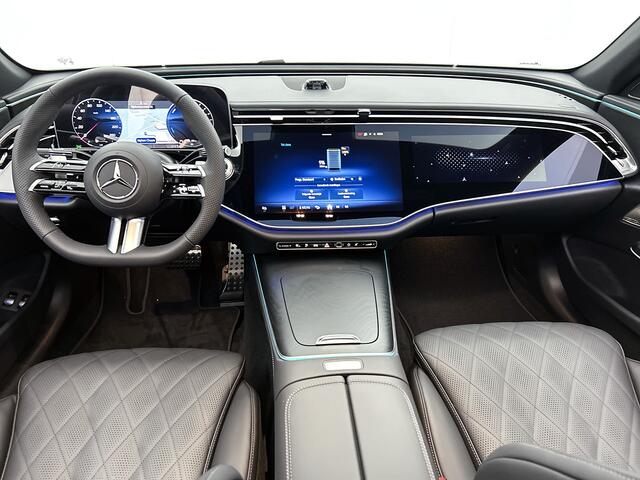 Mercedes-Benz E-KLASSE 300 e Business Solution AMG | Premium pakket | Panoramaschuifdak | Trekhaak | Lederpakket | Winterpakket | Nightpakket | Stoelventilatie/- verwarming voor | 20 inch AMG velgen |