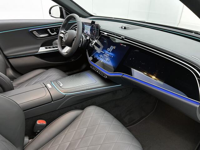 Mercedes-Benz E-KLASSE 300 e Business Solution AMG | Premium pakket | Panoramaschuifdak | Trekhaak | Lederpakket | Winterpakket | Nightpakket | Stoelventilatie/- verwarming voor | 20 inch AMG velgen |