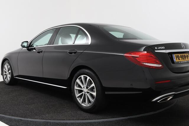 Mercedes-Benz E-KLASSE 200 Business Solution (SFEERVERLICHTING, CAMERA, STOELVERWARMING, LED, DEALER ONDERHOUDEN