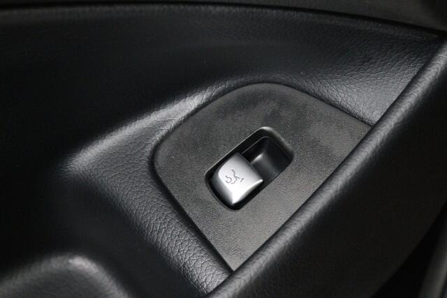 Mercedes-Benz E-KLASSE 200 Business Solution (SFEERVERLICHTING, CAMERA, STOELVERWARMING, LED, DEALER ONDERHOUDEN