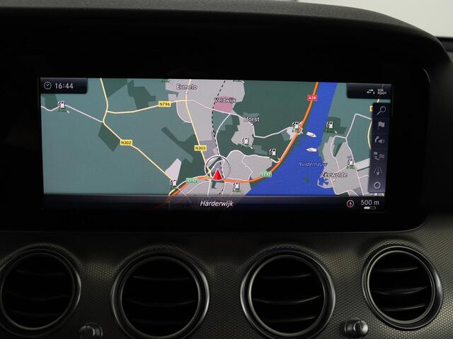 Mercedes-Benz E-KLASSE 350 e Premium | Half leder | Stoel verwarming | Cruise control | Sfeerverlichting | Carplay | Navigatie | Camera | Park assist | Climate control