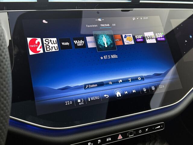 Mercedes-Benz E-KLASSE 300 e Business Solution AMG | Premium pakket | Winterpakket | Nightpakket | Leder pakket | Stoelventilatie voor | Trekhaak | Panoramaschuifdak | Burmester® 4D surround sound | 360° camera | GUARD 360° | 20-inch multispaaks AMG velgen |